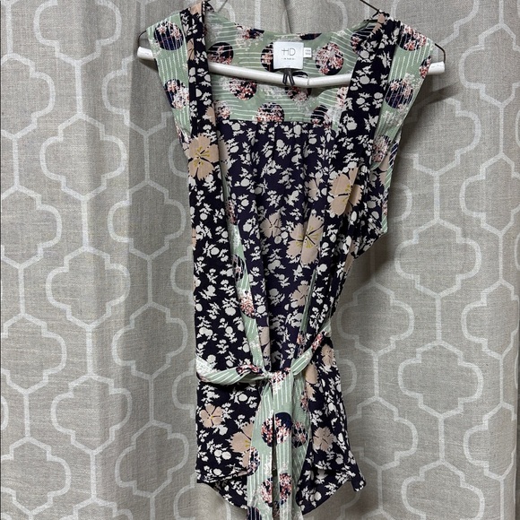 HD in Paris Black Cream mint green Floral Tie-Front wrap Blouse sleeveless sz 8 - Picture 4 of 5